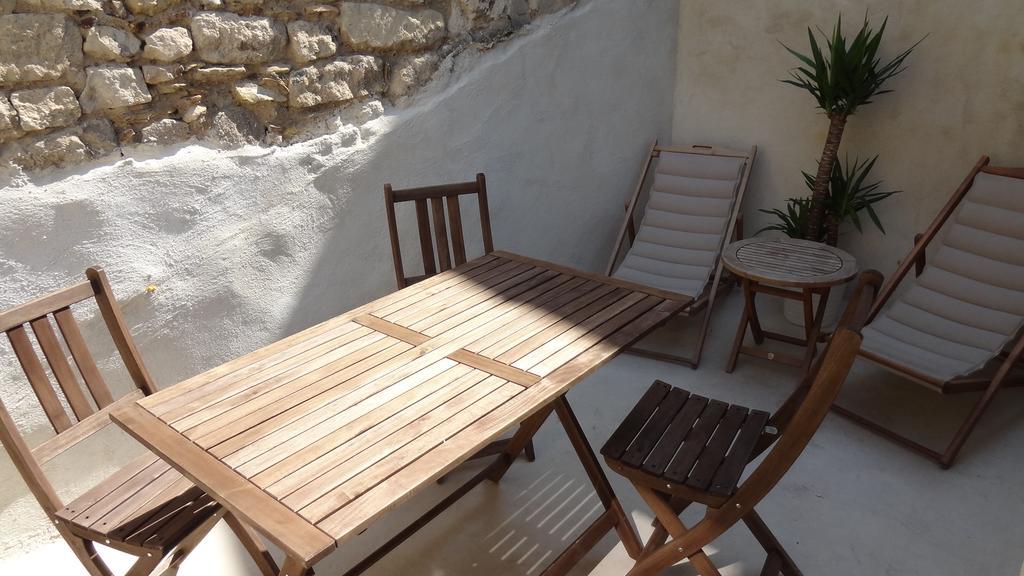 Appartement Avec Terrasse,Mezzanine,Patangarles Bilik gambar